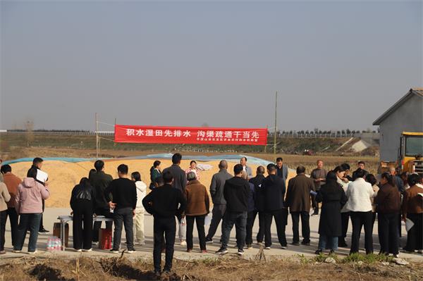 0828131138623894.jpg 0828131138623894.jpg